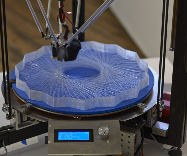 3D Printing the large Cloud Capsule at the Sto Werkstat Gallery Live - Photo by Guy Archard