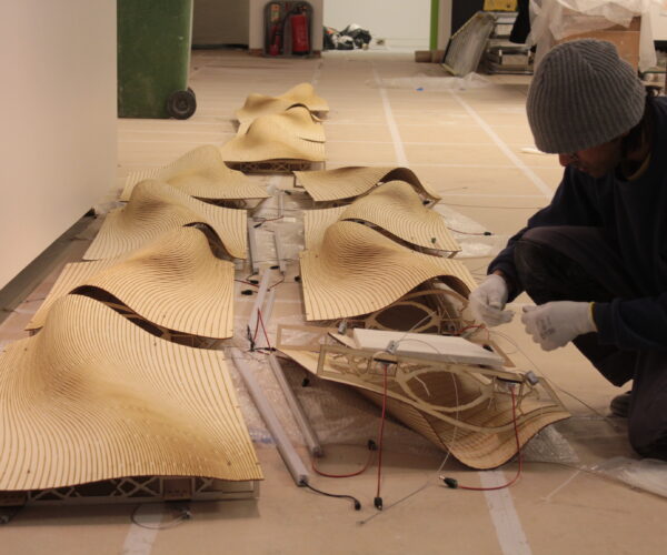 Mamou-Mani_WoodenWaves_BuroHappold (1) The Wooden Waves - Buro Happold - Assembling Laser Cut Modules on Site ©Mamou-Mani